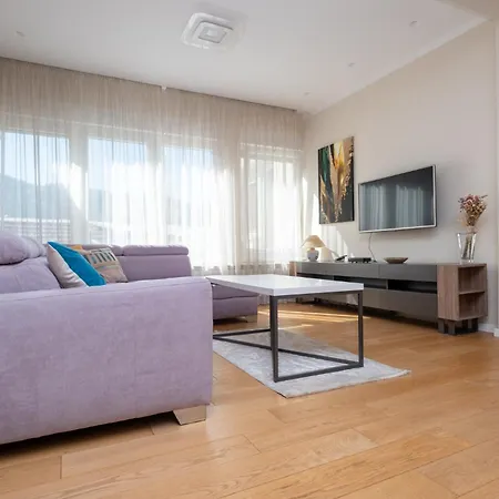 Sanja & Mirza - Old Town Apartment