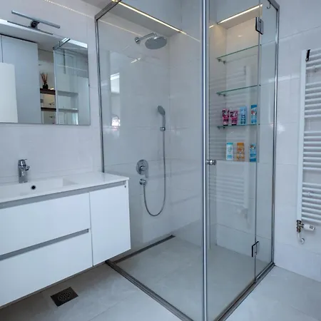 Sanja & Mirza - Old Town شقة *